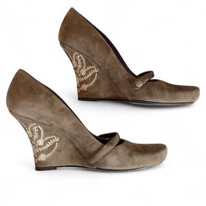 Vintage Jessica Bennett wedge heels brown suede embroidered shoes Women's sz 7M